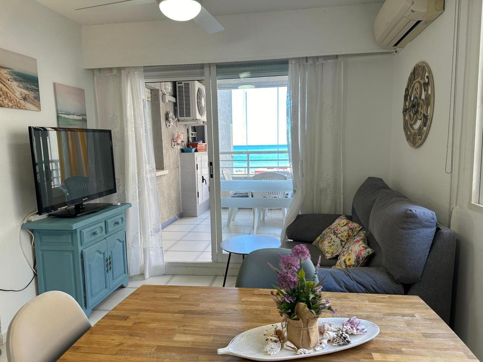 Apartment On The Beach With Parking And Pool Calp Dış mekan fotoğraf